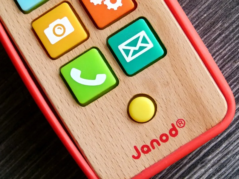 Recenzia: Detský drevený telefón so zvukmi pre deti Janod